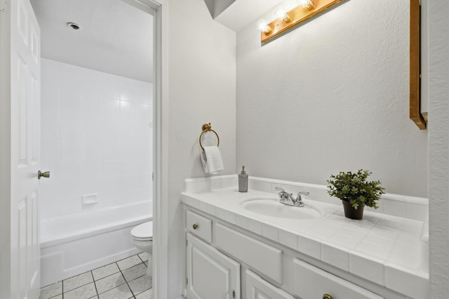 Detail Gallery Image 20 of 42 For 35 W 20th Ave #109,  San Mateo,  CA 94403 - 2 Beds | 2 Baths