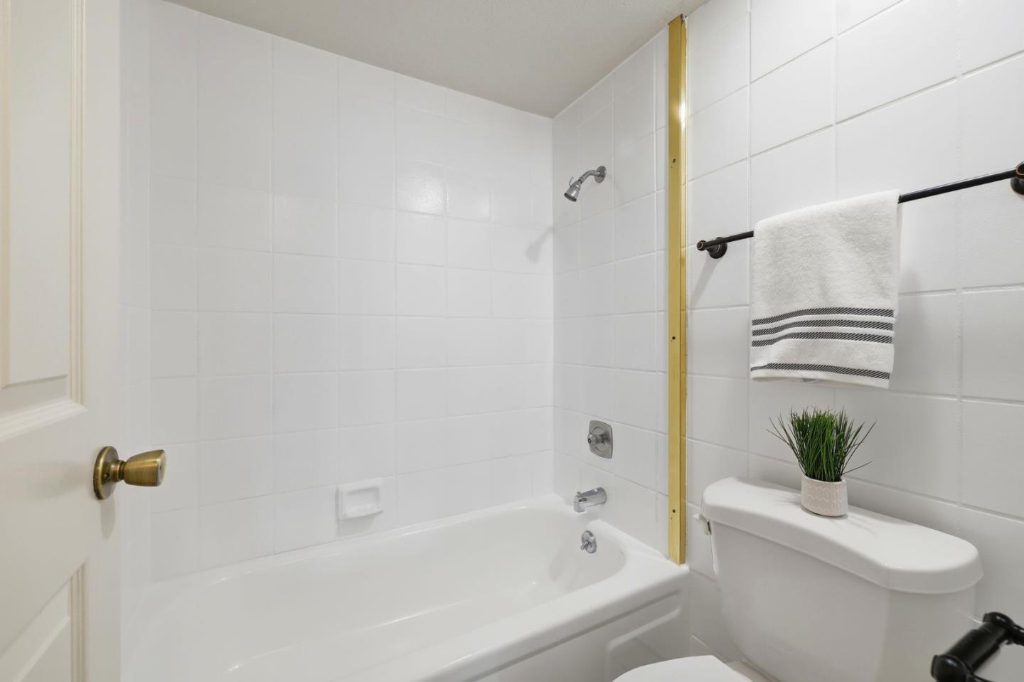 Detail Gallery Image 21 of 42 For 35 W 20th Ave #109,  San Mateo,  CA 94403 - 2 Beds | 2 Baths