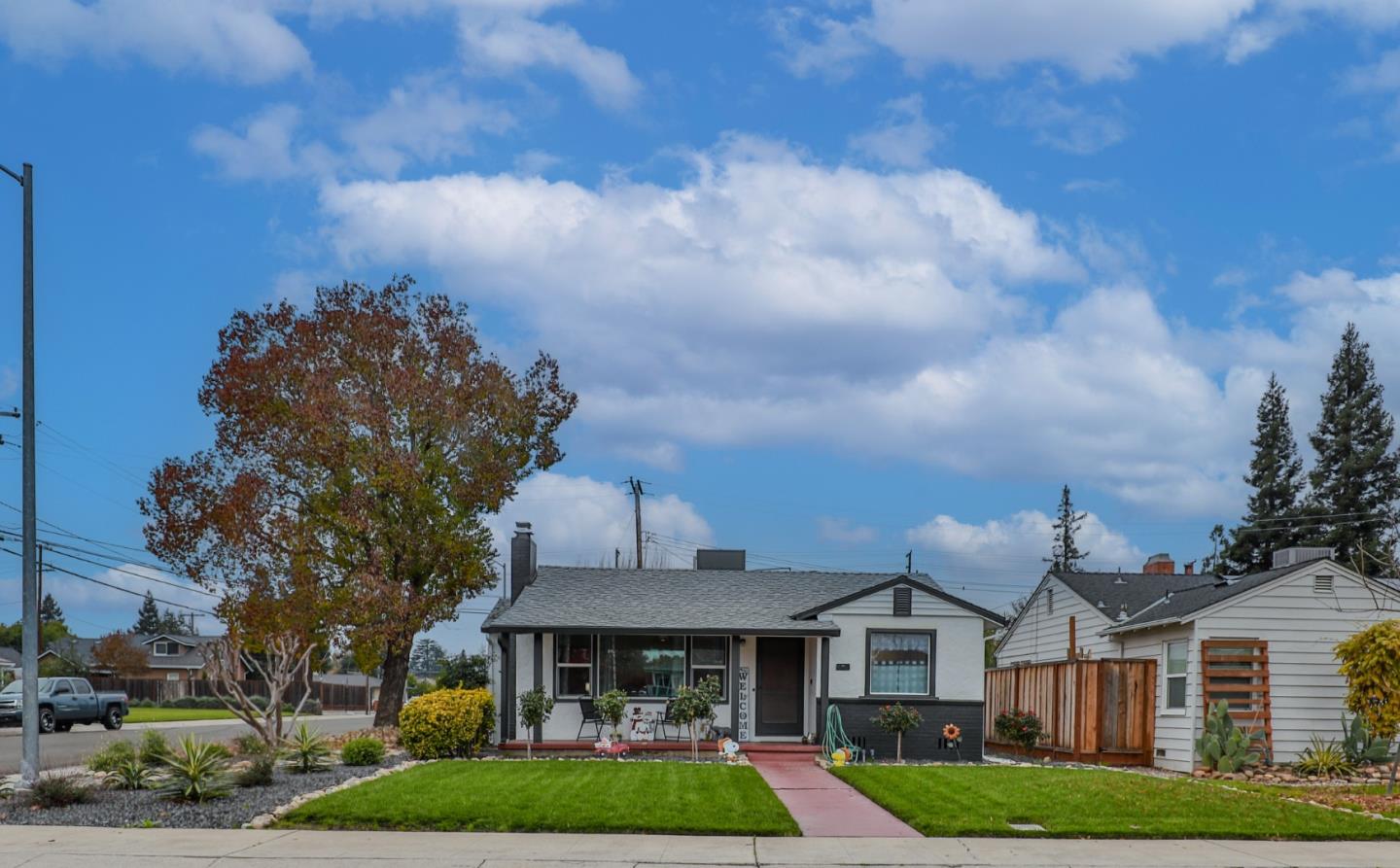 Detail Gallery Image 2 of 32 For 1433 Ayers Ave, Lodi,  CA 95242 - 2 Beds | 2 Baths