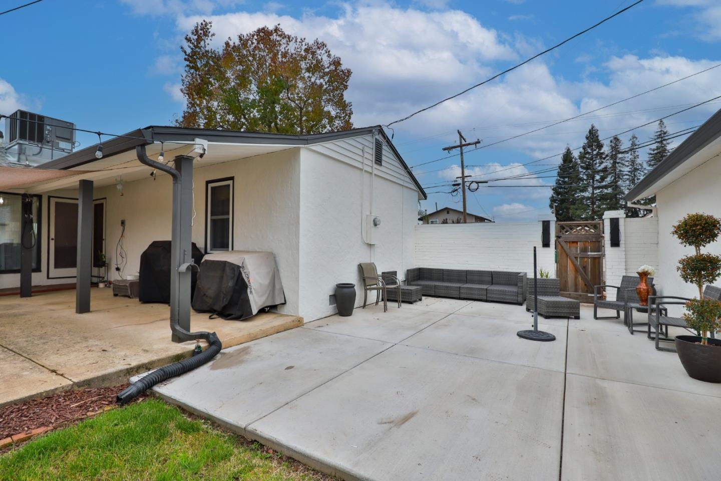 Detail Gallery Image 8 of 32 For 1433 Ayers Ave, Lodi,  CA 95242 - 2 Beds | 2 Baths