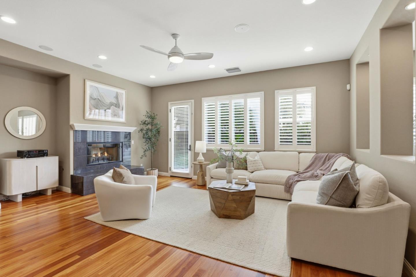 Detail Gallery Image 11 of 39 For 670 E Central Ave, Morgan Hill,  CA 95037 - 4 Beds | 2/1 Baths