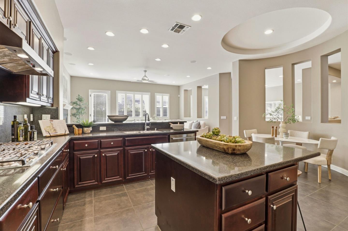 Detail Gallery Image 17 of 39 For 670 E Central Ave, Morgan Hill,  CA 95037 - 4 Beds | 2/1 Baths