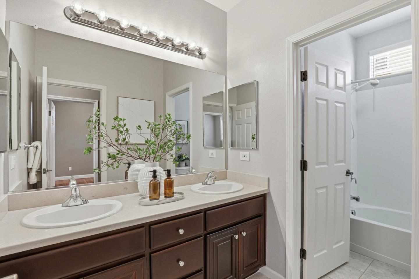 Detail Gallery Image 29 of 39 For 670 E Central Ave, Morgan Hill,  CA 95037 - 4 Beds | 2/1 Baths