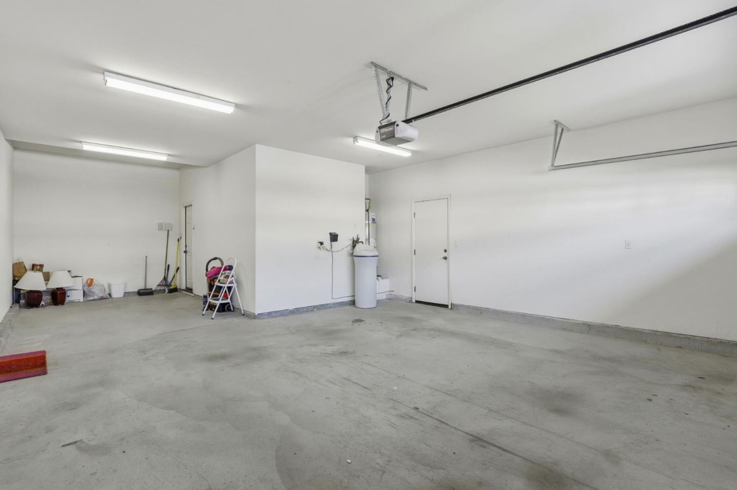 Detail Gallery Image 32 of 39 For 670 E Central Ave, Morgan Hill,  CA 95037 - 4 Beds | 2/1 Baths