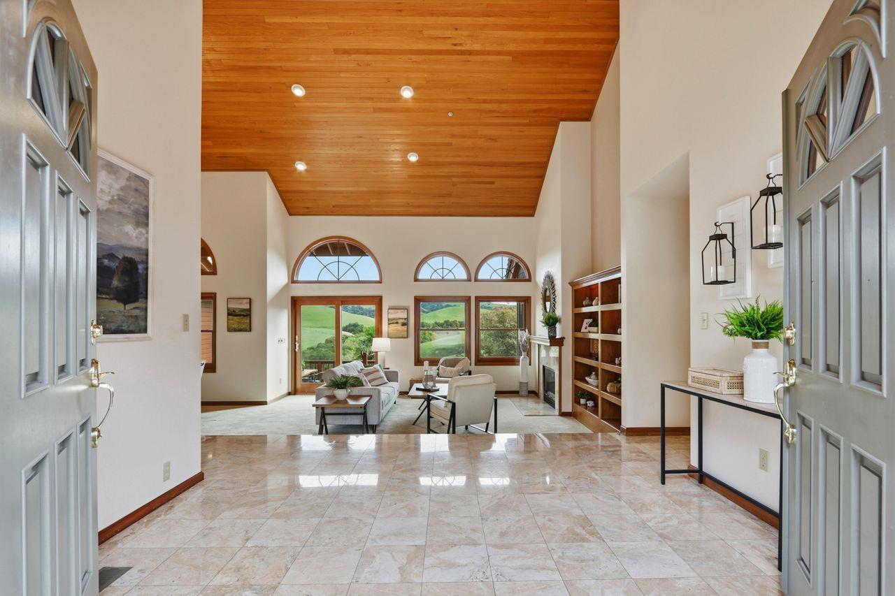 Detail Gallery Image 3 of 35 For 525 Vista Ridge Dr, Milpitas,  CA 95035 - 4 Beds | 3 Baths