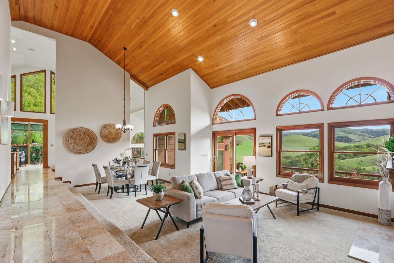 Detail Gallery Image 4 of 35 For 525 Vista Ridge Dr, Milpitas,  CA 95035 - 4 Beds | 3 Baths