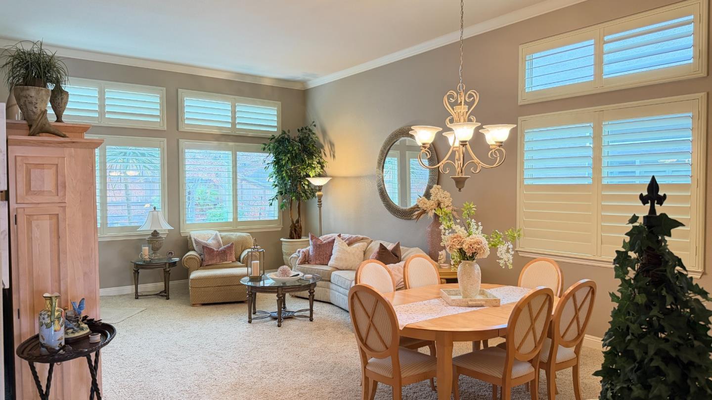 Detail Gallery Image 10 of 16 For 5723 Grassington Ln, Sacramento,  CA 95835 - 2 Beds | 2/1 Baths