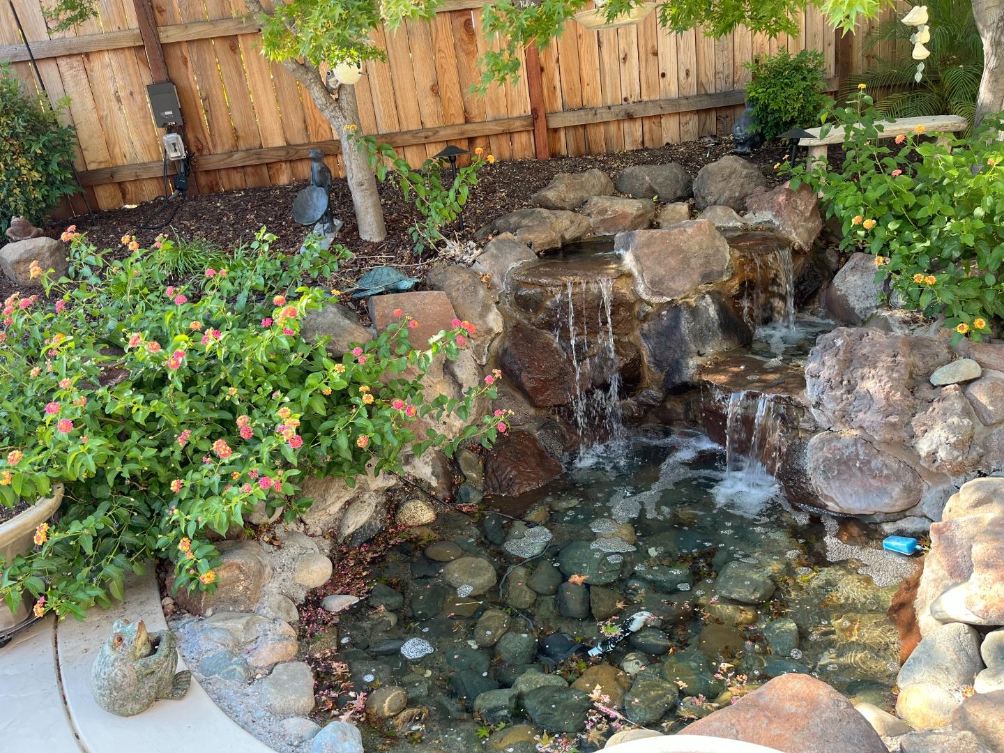 Detail Gallery Image 13 of 16 For 5723 Grassington Ln, Sacramento,  CA 95835 - 2 Beds | 2/1 Baths