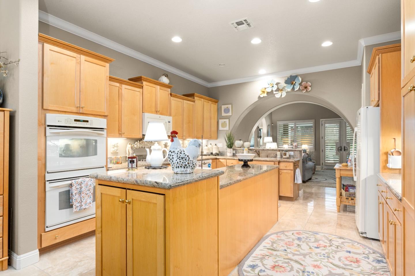 Detail Gallery Image 33 of 74 For 5723 Grassington Ln, Sacramento,  CA 95835 - 2 Beds | 2/1 Baths