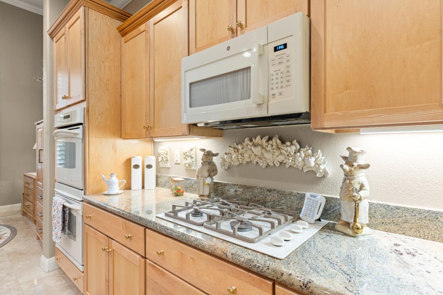 Detail Gallery Image 35 of 74 For 5723 Grassington Ln, Sacramento,  CA 95835 - 2 Beds | 2/1 Baths