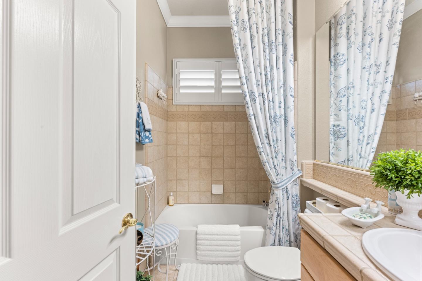 Detail Gallery Image 39 of 74 For 5723 Grassington Ln, Sacramento,  CA 95835 - 2 Beds | 2/1 Baths