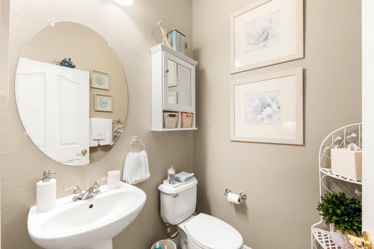 Detail Gallery Image 45 of 74 For 5723 Grassington Ln, Sacramento,  CA 95835 - 2 Beds | 2/1 Baths