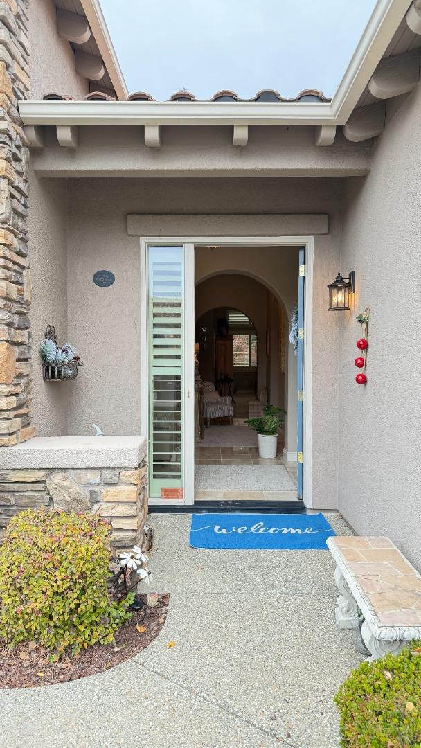 Detail Gallery Image 5 of 16 For 5723 Grassington Ln, Sacramento,  CA 95835 - 2 Beds | 2/1 Baths