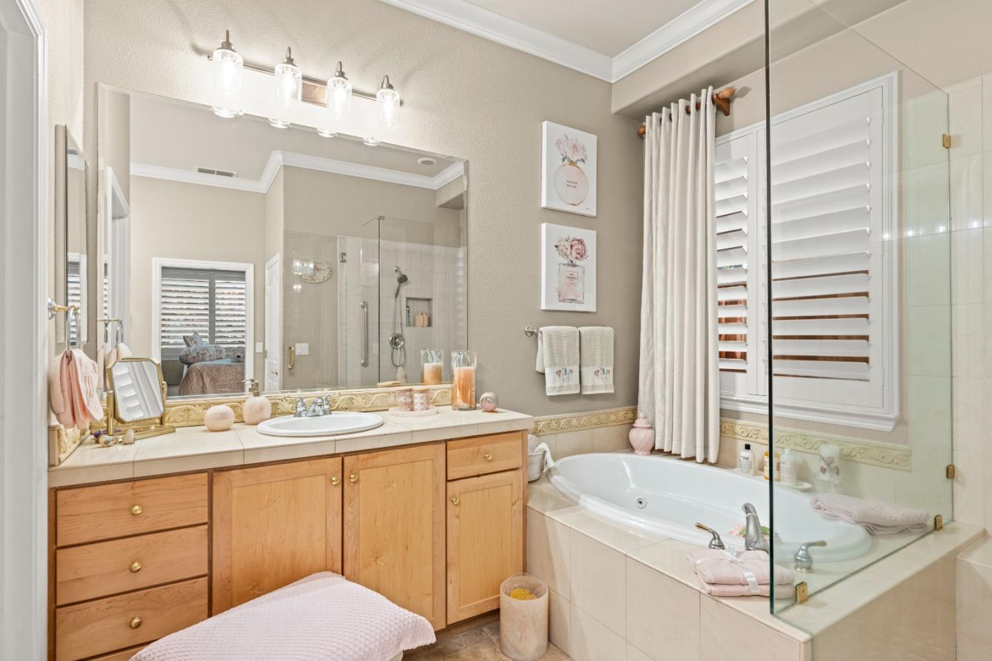 Detail Gallery Image 52 of 74 For 5723 Grassington Ln, Sacramento,  CA 95835 - 2 Beds | 2/1 Baths