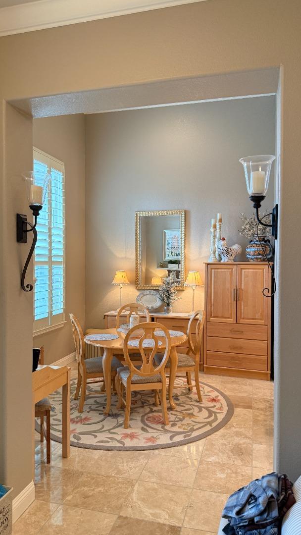 Detail Gallery Image 9 of 16 For 5723 Grassington Ln, Sacramento,  CA 95835 - 2 Beds | 2/1 Baths