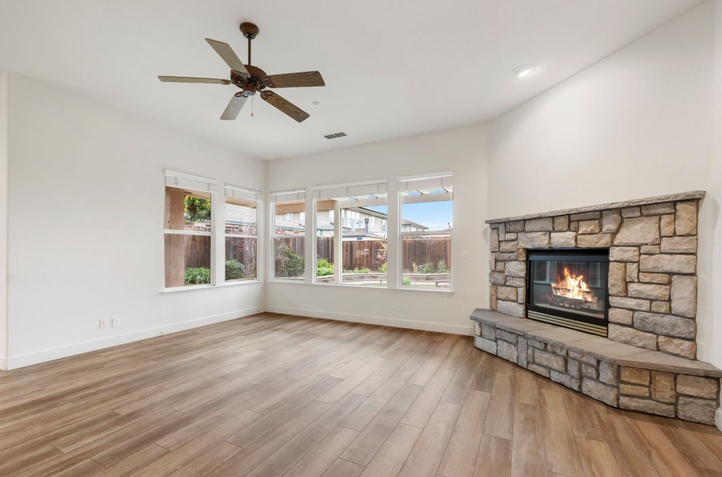 Detail Gallery Image 8 of 47 For 218 Alchemy Way, Napa,  CA 94558 - 3 Beds | 2 Baths