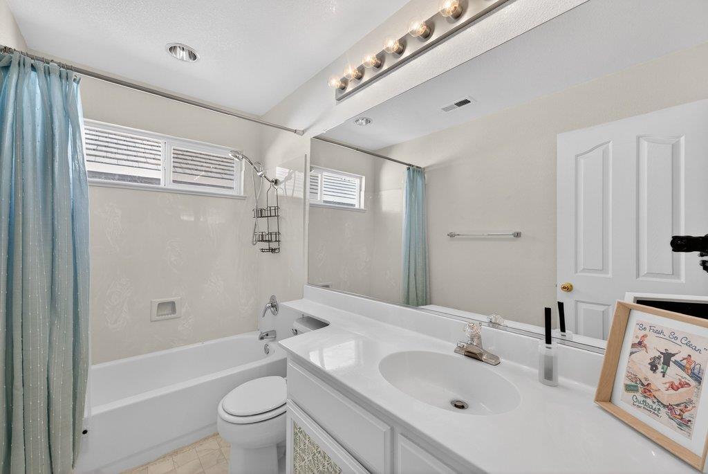 Detail Gallery Image 27 of 41 For 9336 Lariat Dr, Gilroy,  CA 95020 - 3 Beds | 2/1 Baths