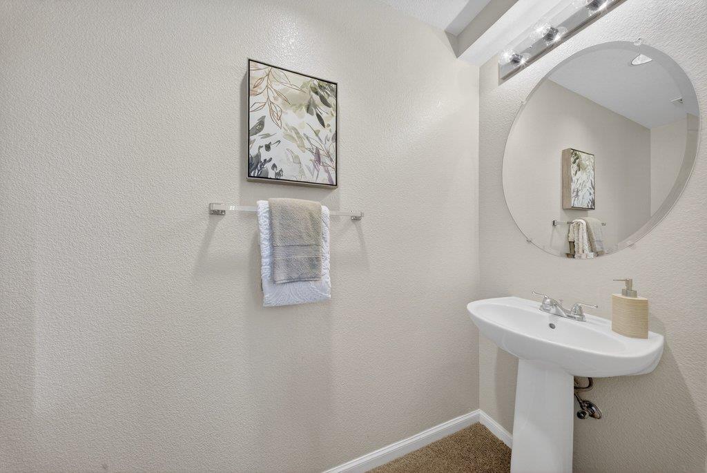 Detail Gallery Image 34 of 41 For 9336 Lariat Dr, Gilroy,  CA 95020 - 3 Beds | 2/1 Baths