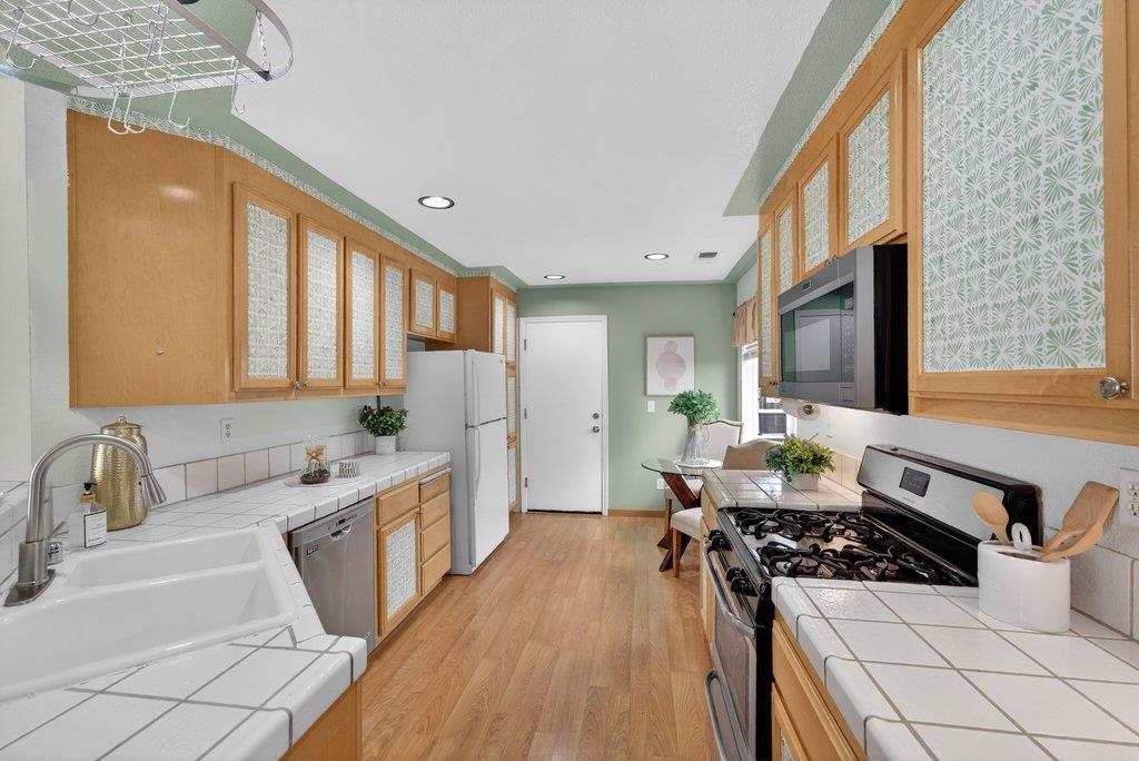 Detail Gallery Image 36 of 41 For 9336 Lariat Dr, Gilroy,  CA 95020 - 3 Beds | 2/1 Baths