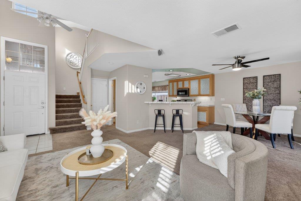 Detail Gallery Image 4 of 41 For 9336 Lariat Dr, Gilroy,  CA 95020 - 3 Beds | 2/1 Baths