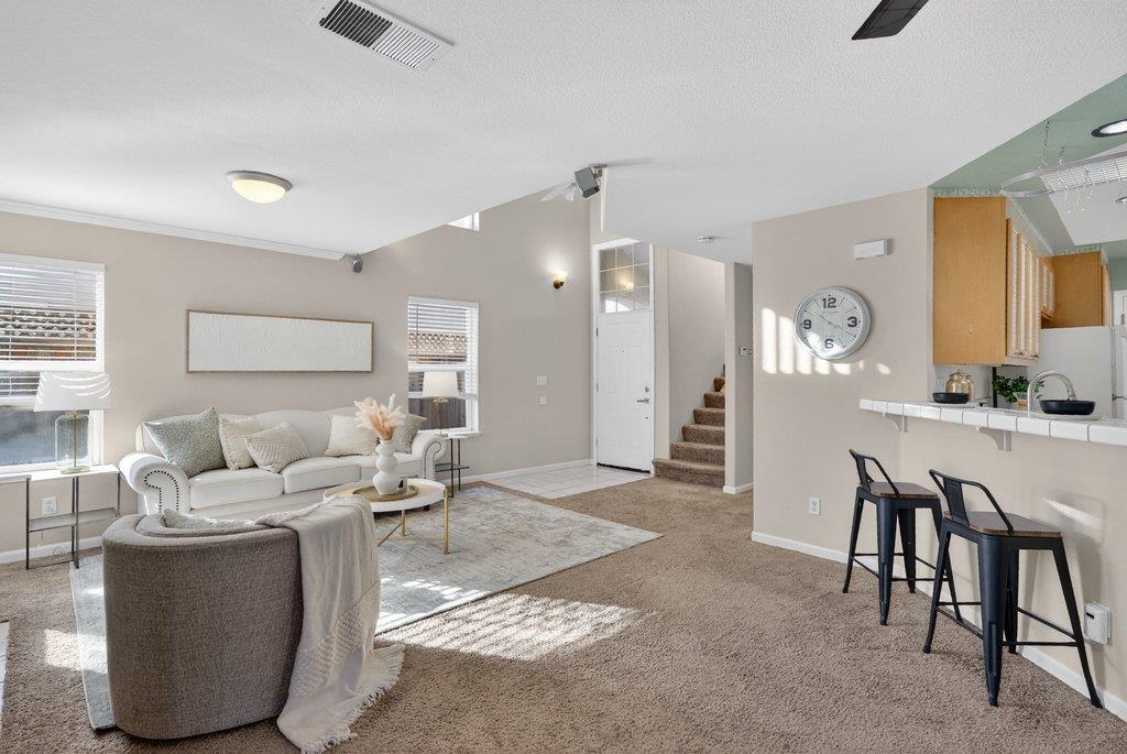 Detail Gallery Image 8 of 41 For 9336 Lariat Dr, Gilroy,  CA 95020 - 3 Beds | 2/1 Baths