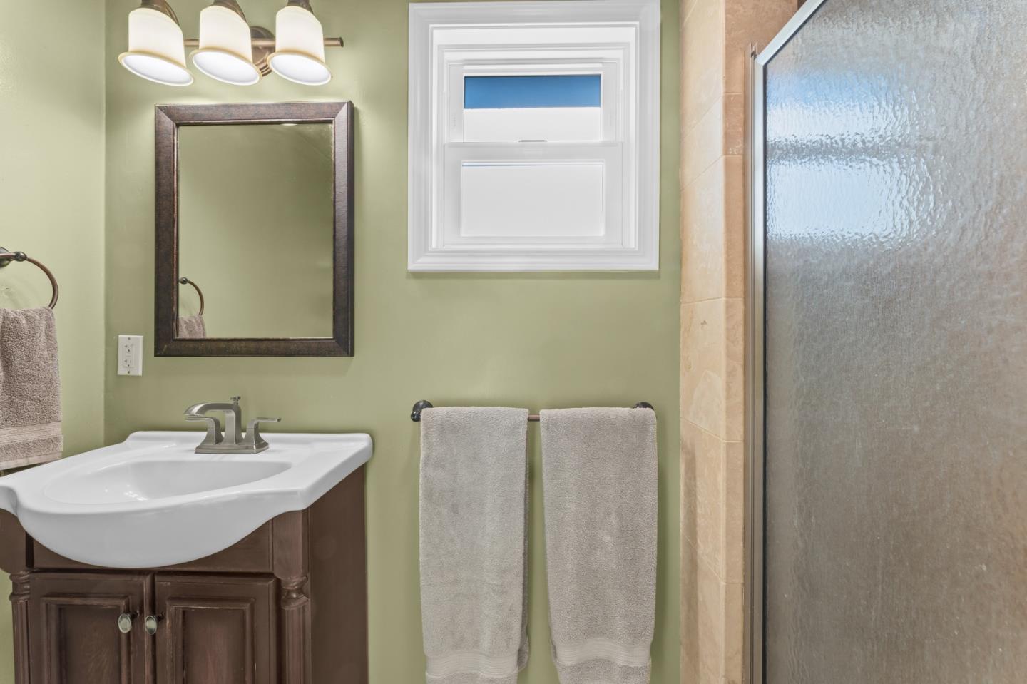 Detail Gallery Image 18 of 32 For 1106 Buena St, Seaside,  CA 93955 - 4 Beds | 2 Baths