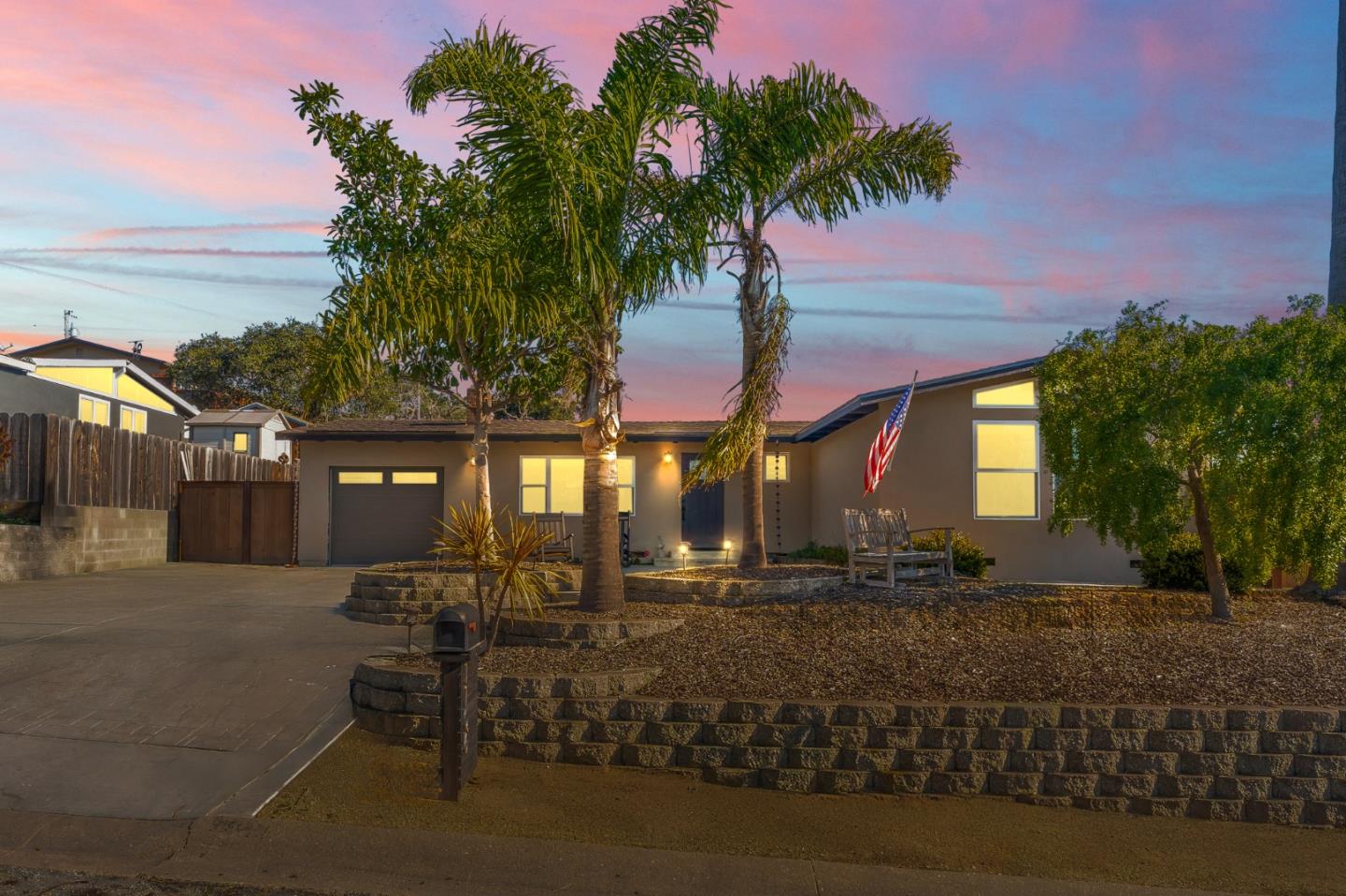 Detail Gallery Image 2 of 32 For 1106 Buena St, Seaside,  CA 93955 - 4 Beds | 2 Baths