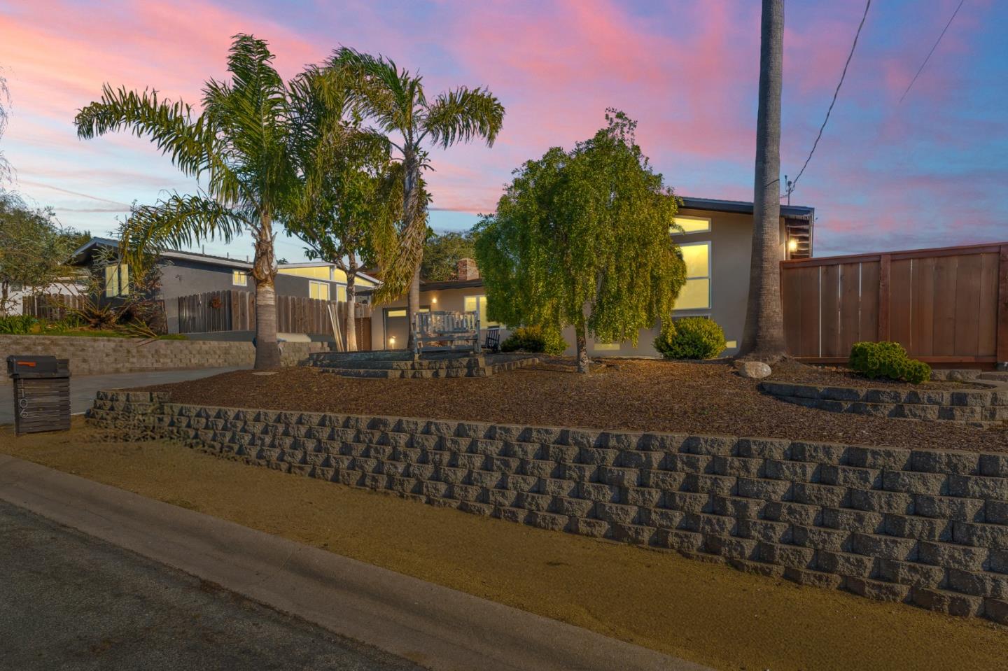 Detail Gallery Image 3 of 32 For 1106 Buena St, Seaside,  CA 93955 - 4 Beds | 2 Baths