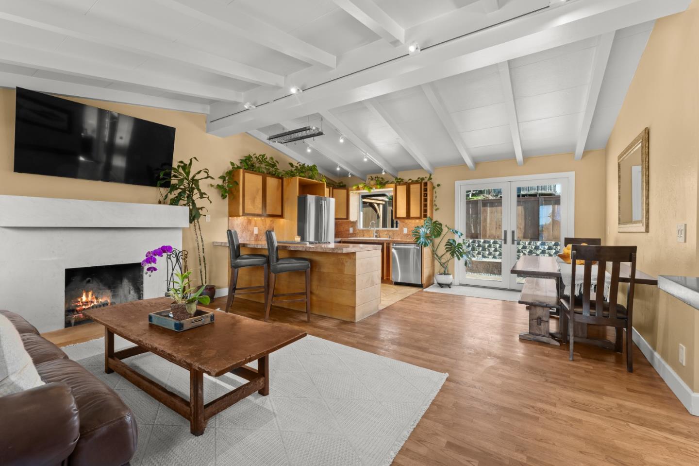 Detail Gallery Image 5 of 32 For 1106 Buena St, Seaside,  CA 93955 - 4 Beds | 2 Baths