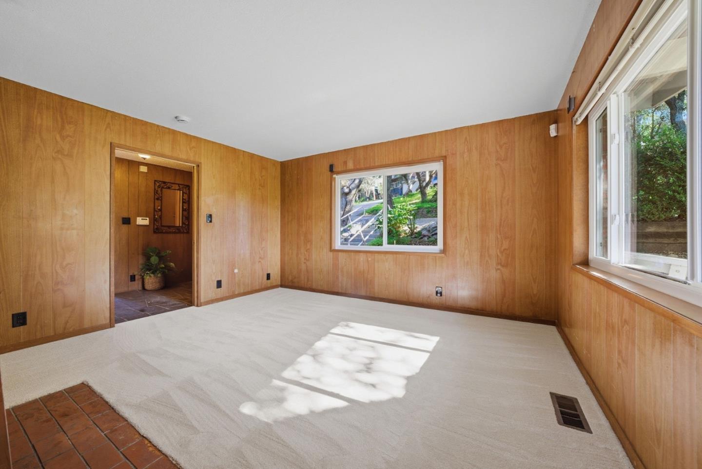 Detail Gallery Image 10 of 84 For 5401 Leona St, Oakland,  CA 94619 - 5 Beds | 3 Baths