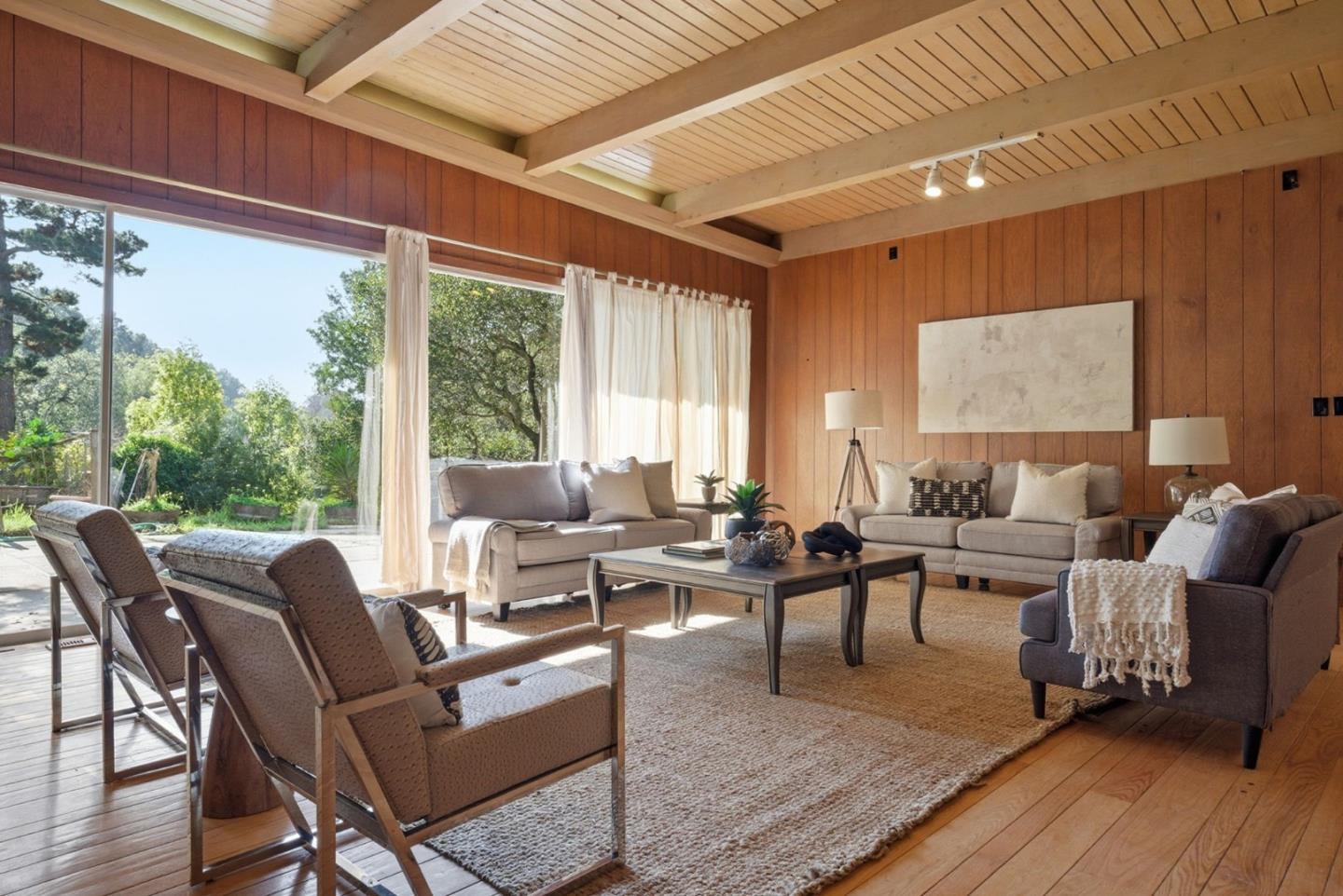 Detail Gallery Image 13 of 84 For 5401 Leona St, Oakland,  CA 94619 - 5 Beds | 3 Baths