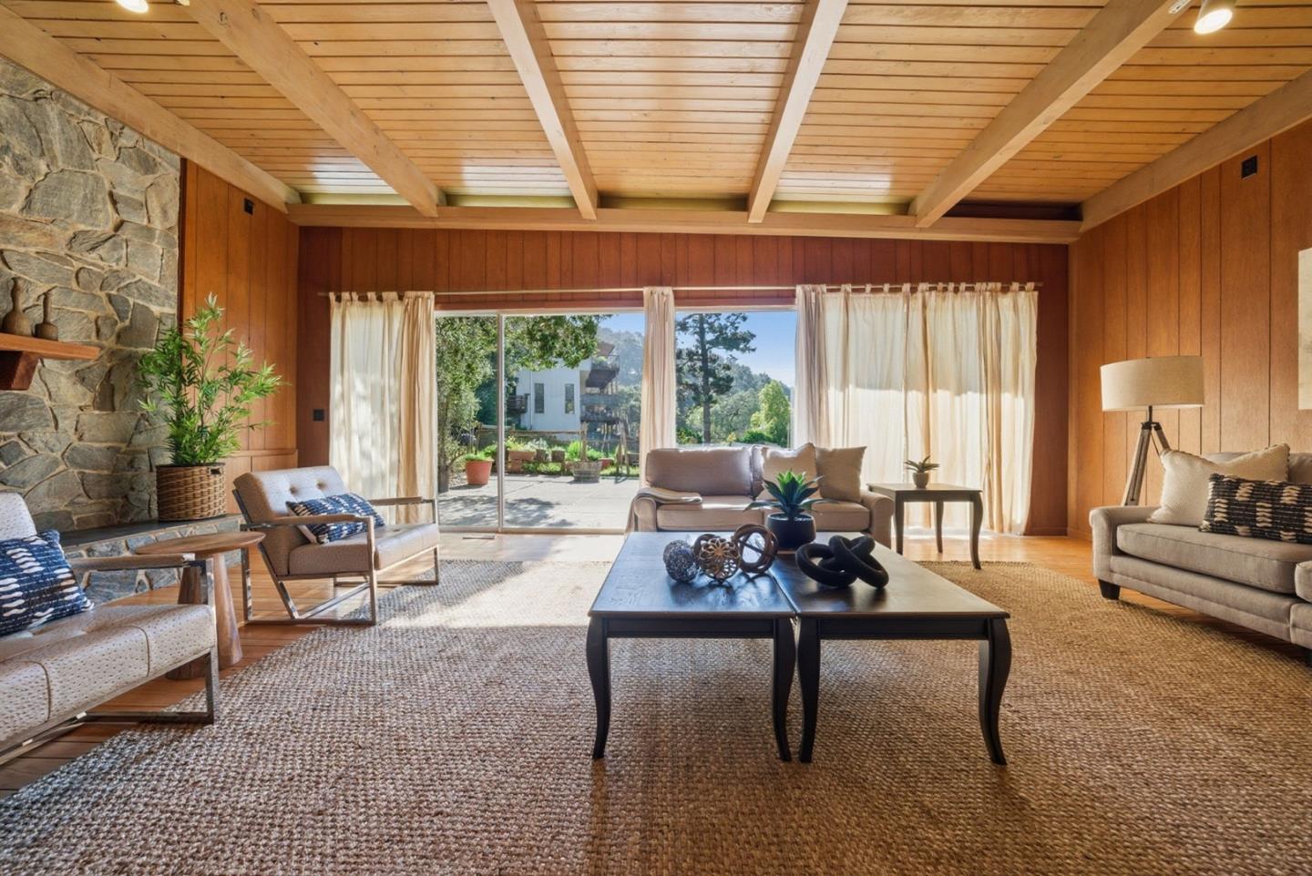 Detail Gallery Image 18 of 84 For 5401 Leona St, Oakland,  CA 94619 - 5 Beds | 3 Baths