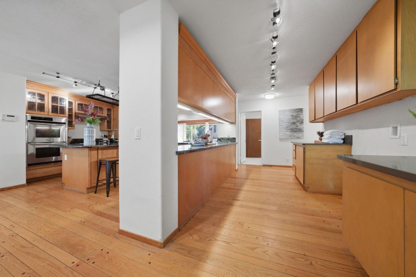 Detail Gallery Image 31 of 84 For 5401 Leona St, Oakland,  CA 94619 - 5 Beds | 3 Baths