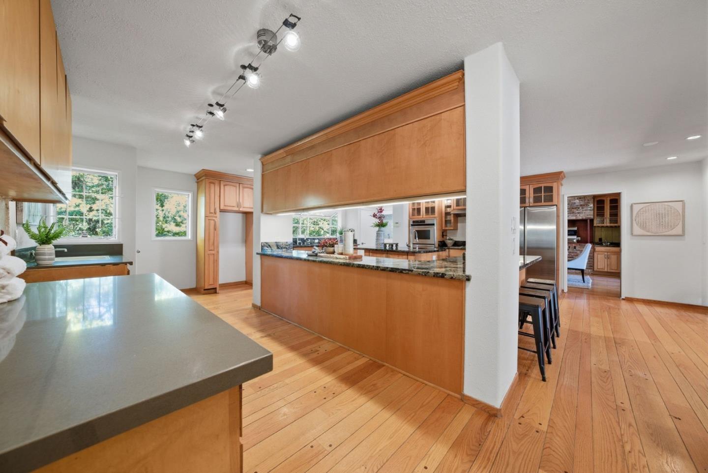 Detail Gallery Image 33 of 84 For 5401 Leona St, Oakland,  CA 94619 - 5 Beds | 3 Baths