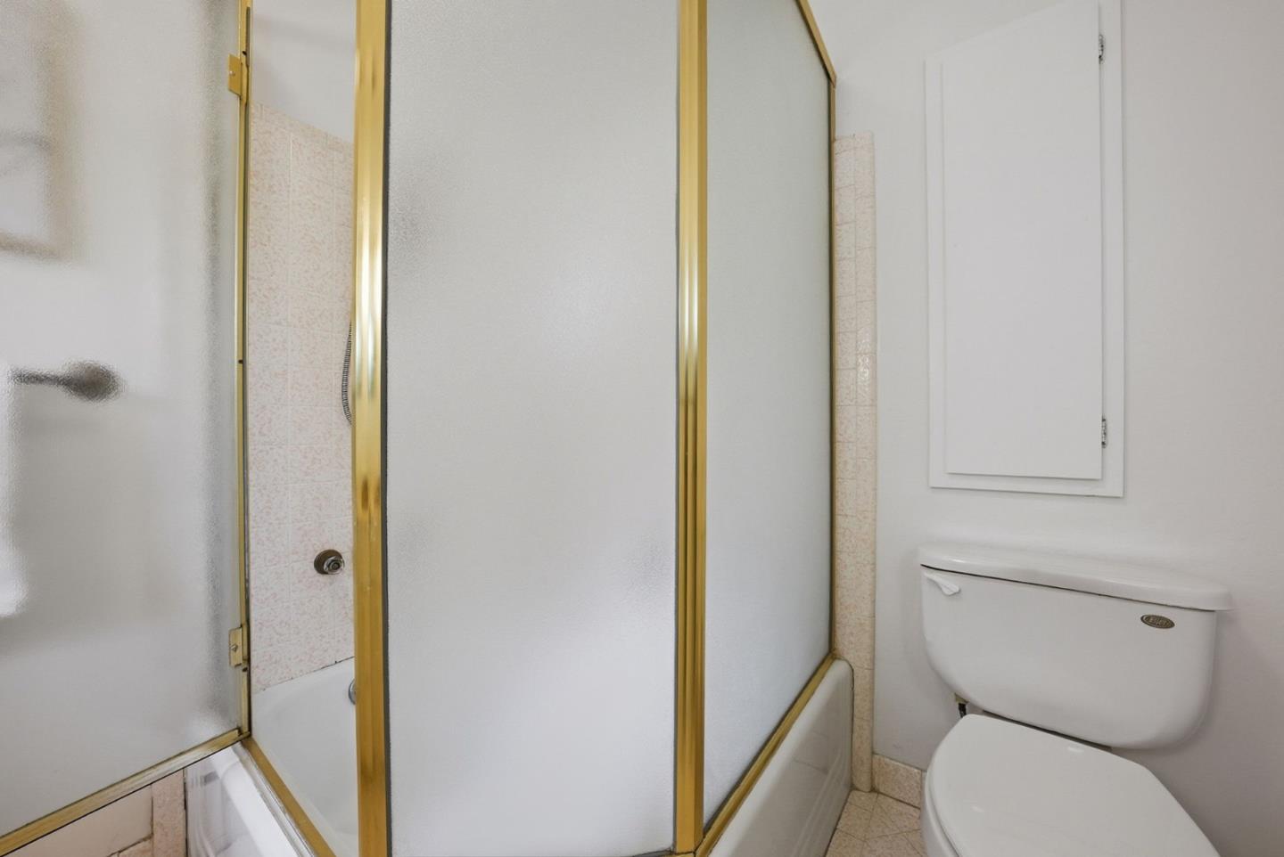 Detail Gallery Image 38 of 84 For 5401 Leona St, Oakland,  CA 94619 - 5 Beds | 3 Baths