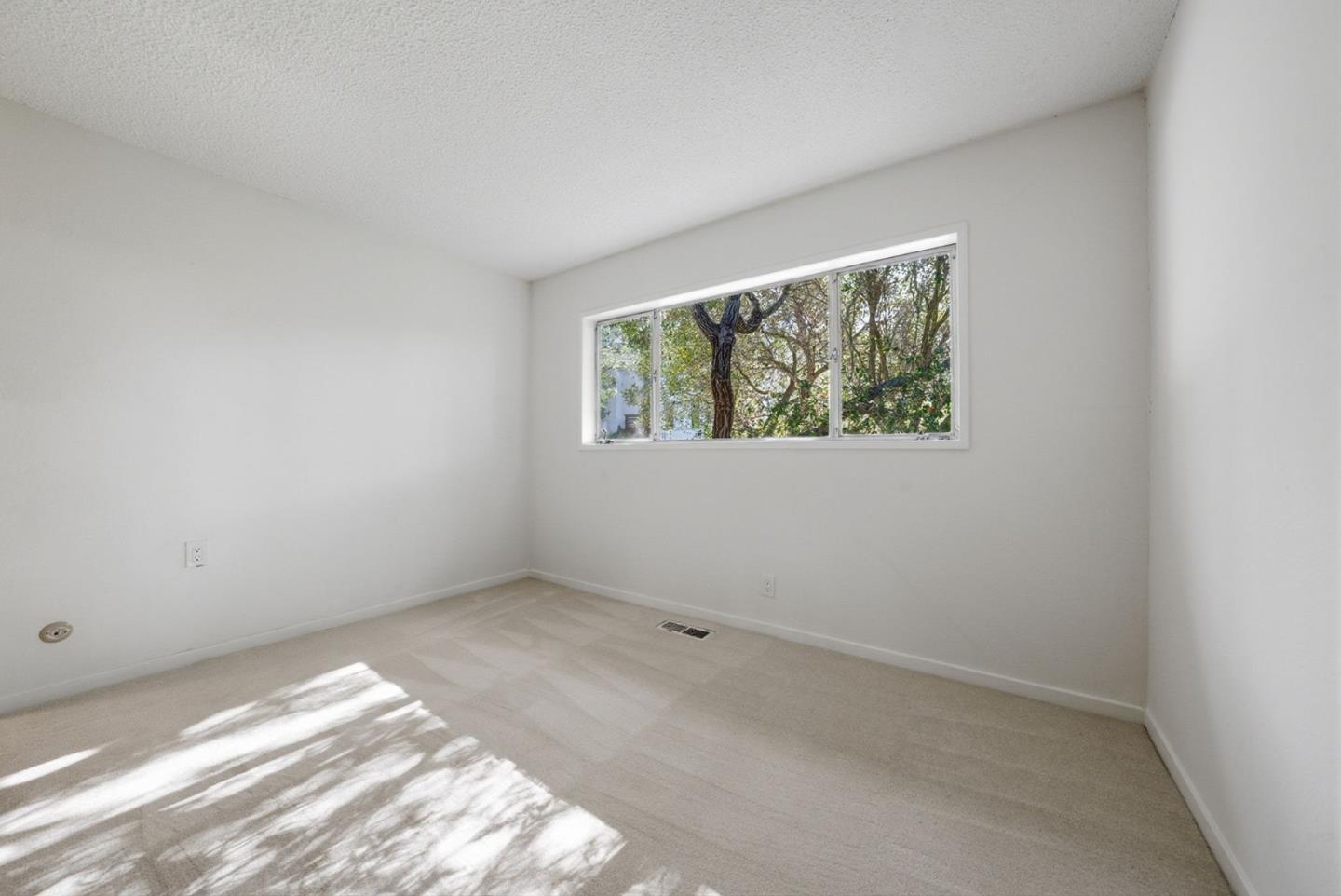 Detail Gallery Image 43 of 84 For 5401 Leona St, Oakland,  CA 94619 - 5 Beds | 3 Baths