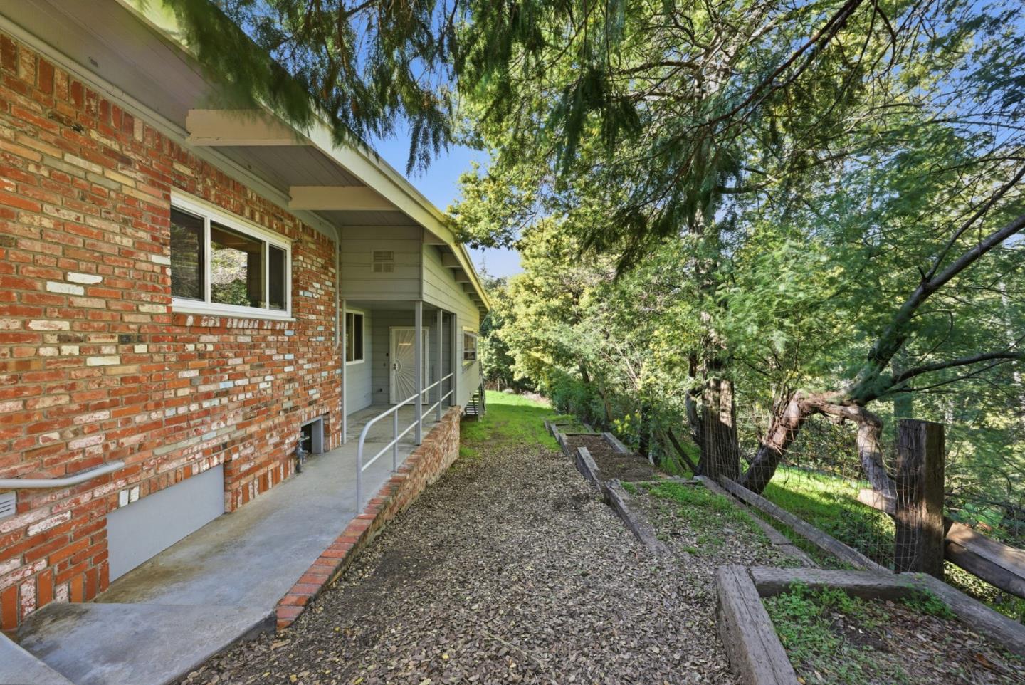 Detail Gallery Image 82 of 84 For 5401 Leona St, Oakland,  CA 94619 - 5 Beds | 3 Baths