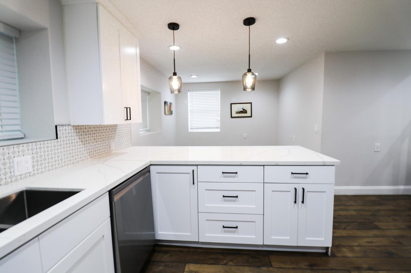 Detail Gallery Image 11 of 30 For 875 Wood St, Oakland,  CA 94607 - – Beds | – Baths