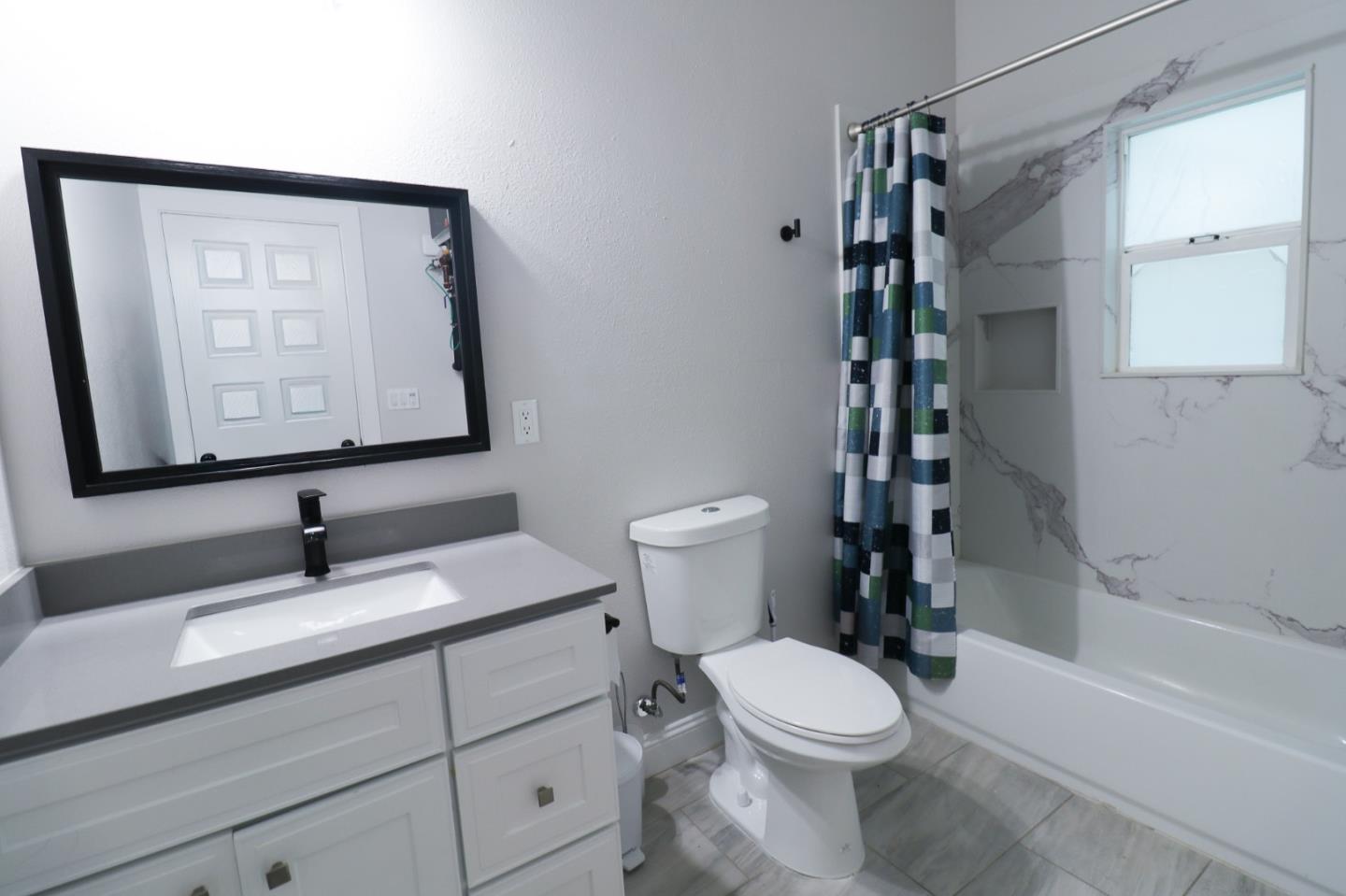 Detail Gallery Image 24 of 30 For 875 Wood St, Oakland,  CA 94607 - – Beds | – Baths