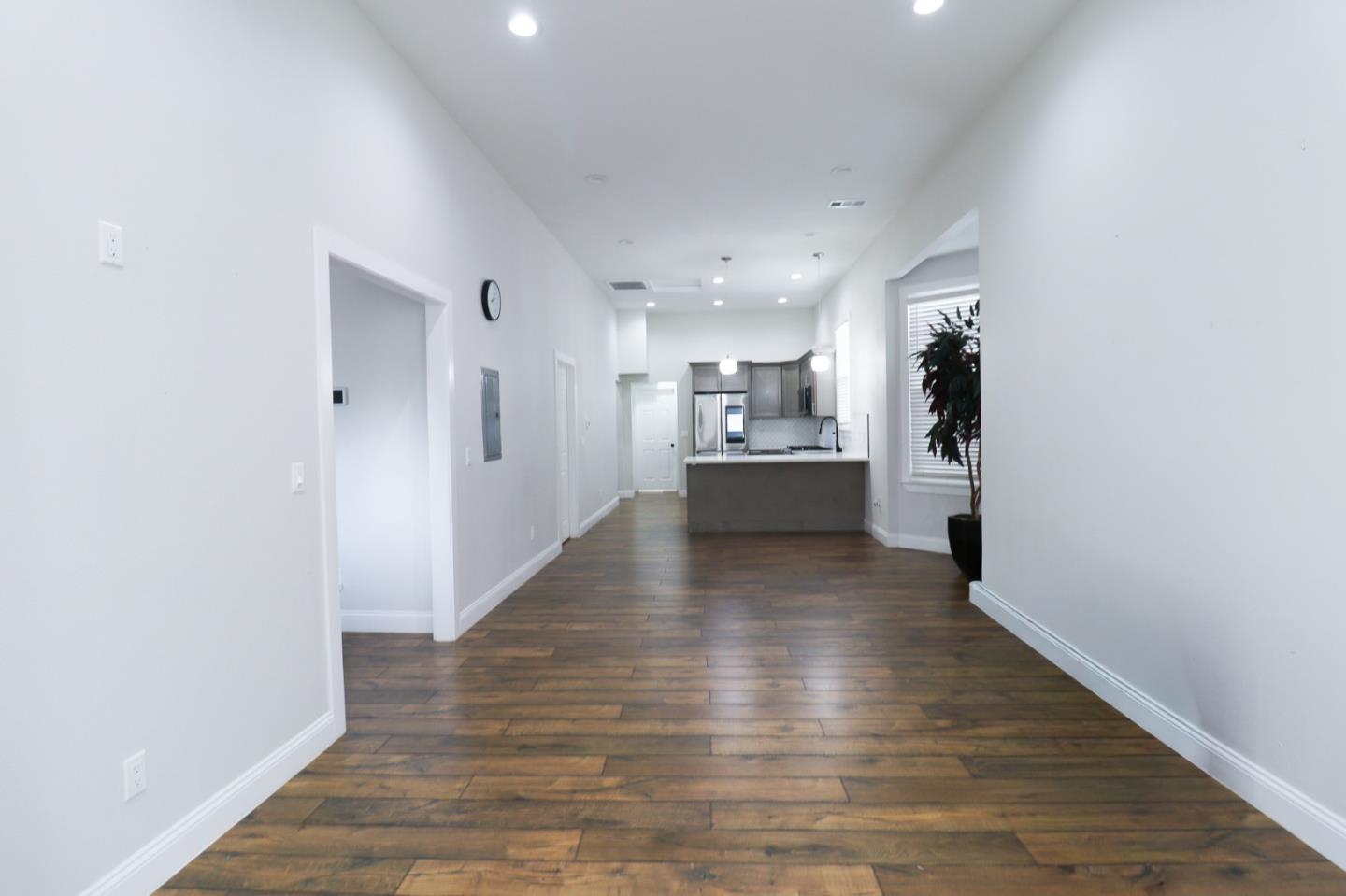 Detail Gallery Image 29 of 30 For 875 Wood St, Oakland,  CA 94607 - – Beds | – Baths