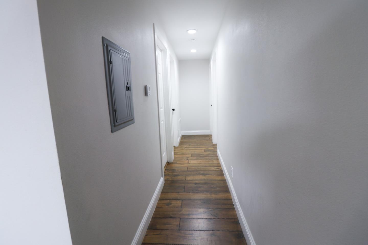 Detail Gallery Image 9 of 30 For 875 Wood St, Oakland,  CA 94607 - – Beds | – Baths