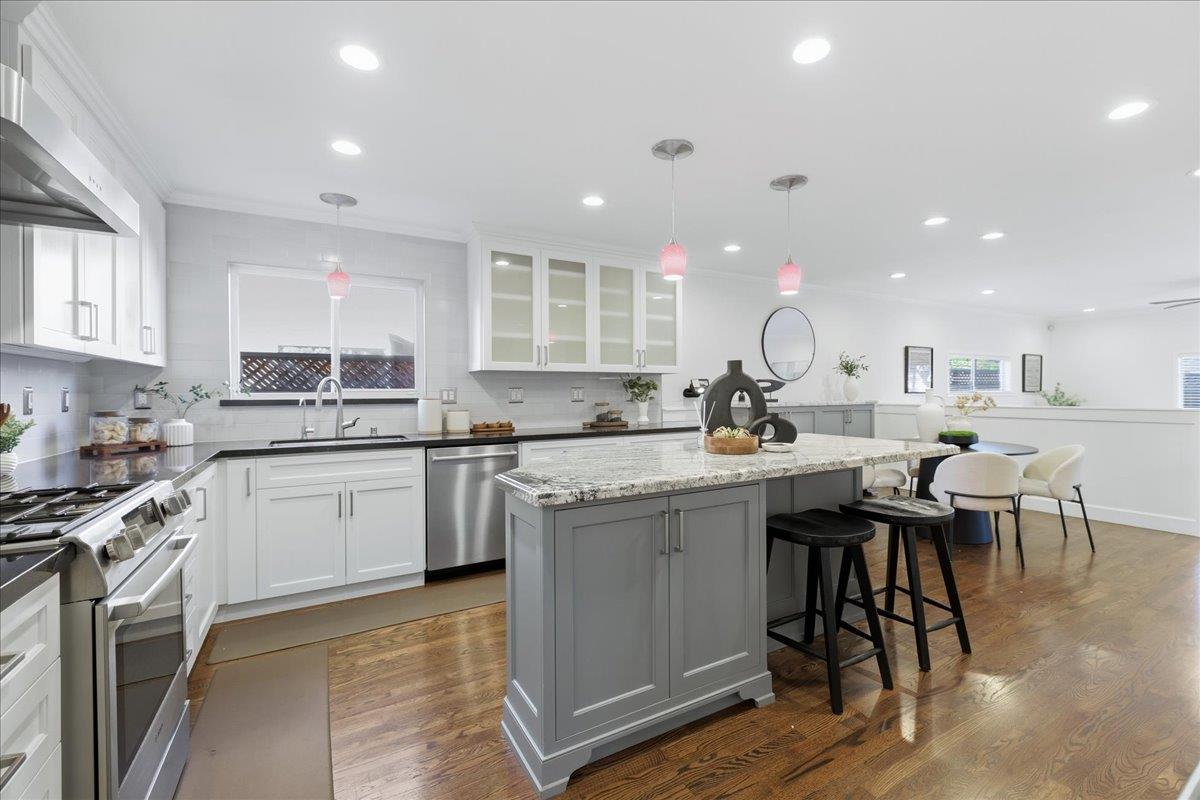 Detail Gallery Image 13 of 69 For 3782 Kirk Rd, San Jose,  CA 95124 - 3 Beds | 2 Baths