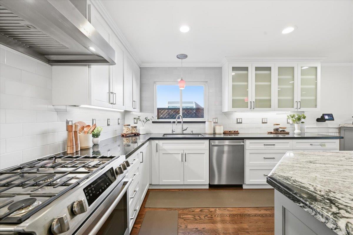 Detail Gallery Image 14 of 69 For 3782 Kirk Rd, San Jose,  CA 95124 - 3 Beds | 2 Baths