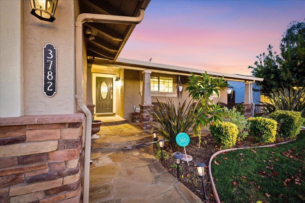 Detail Gallery Image 3 of 69 For 3782 Kirk Rd, San Jose,  CA 95124 - 3 Beds | 2 Baths