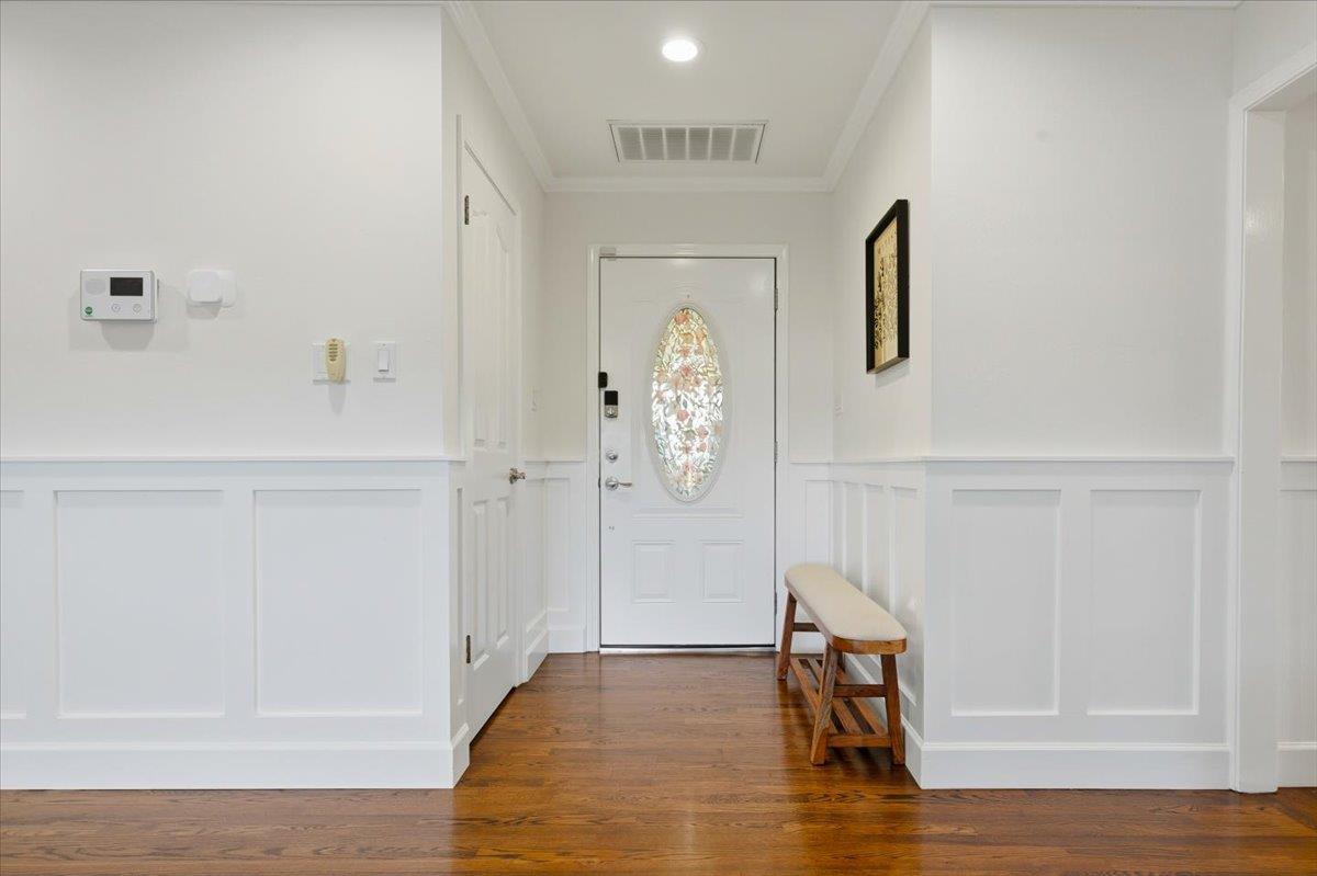 Detail Gallery Image 4 of 69 For 3782 Kirk Rd, San Jose,  CA 95124 - 3 Beds | 2 Baths