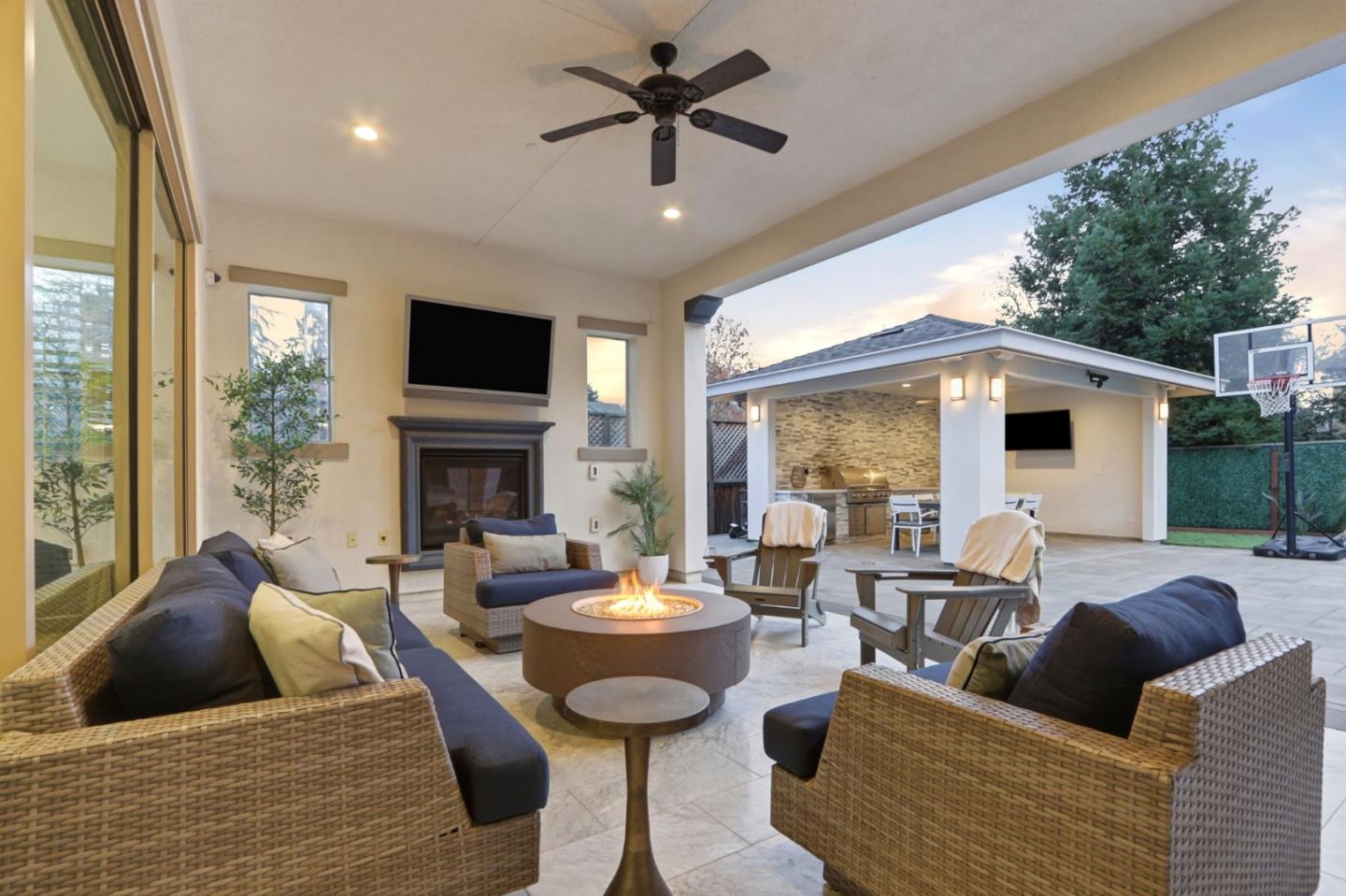 Detail Gallery Image 26 of 87 For 600 Price Dr, Morgan Hill,  CA 95037 - 5 Beds | 4/1 Baths