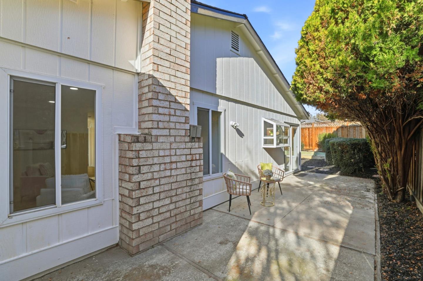 Detail Gallery Image 12 of 14 For 7085 via Pacifica, San Jose,  CA 95139 - 4 Beds | 2 Baths