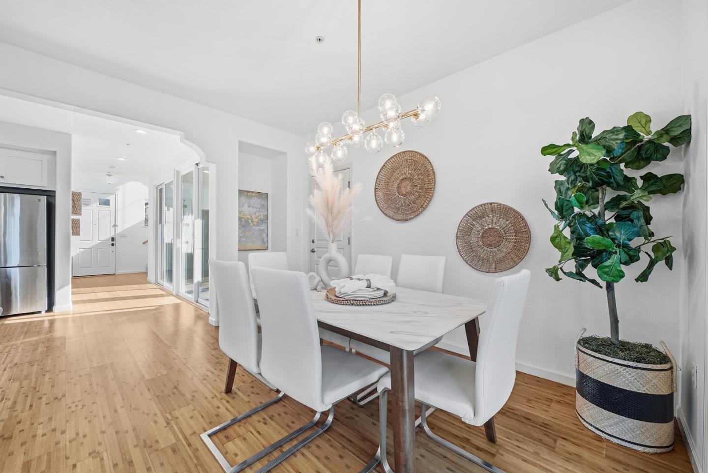 Detail Gallery Image 12 of 57 For 1421 Rosemary St, Menlo Park,  CA 94025 - 4 Beds | 3 Baths