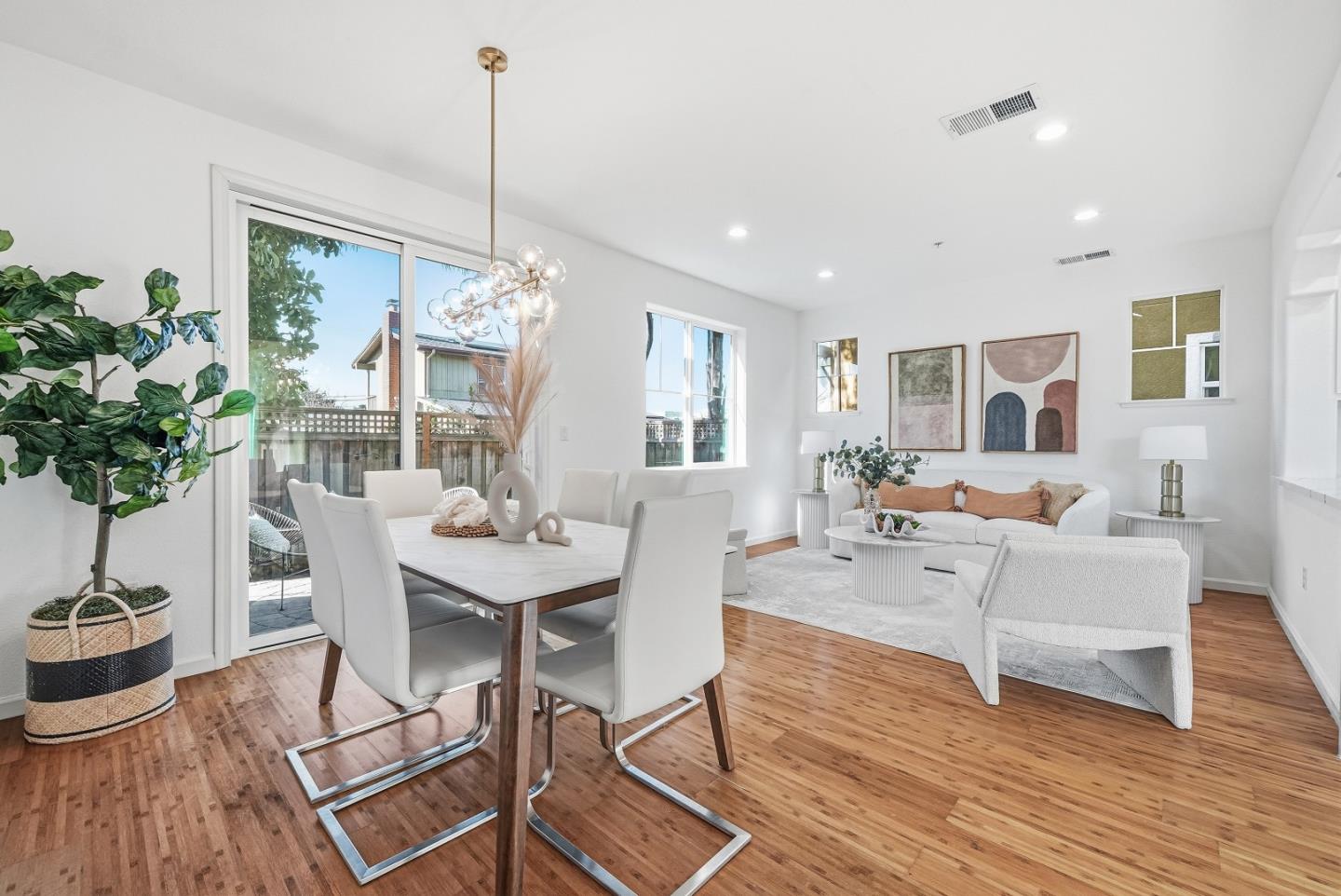 Detail Gallery Image 13 of 57 For 1421 Rosemary St, Menlo Park,  CA 94025 - 4 Beds | 3 Baths