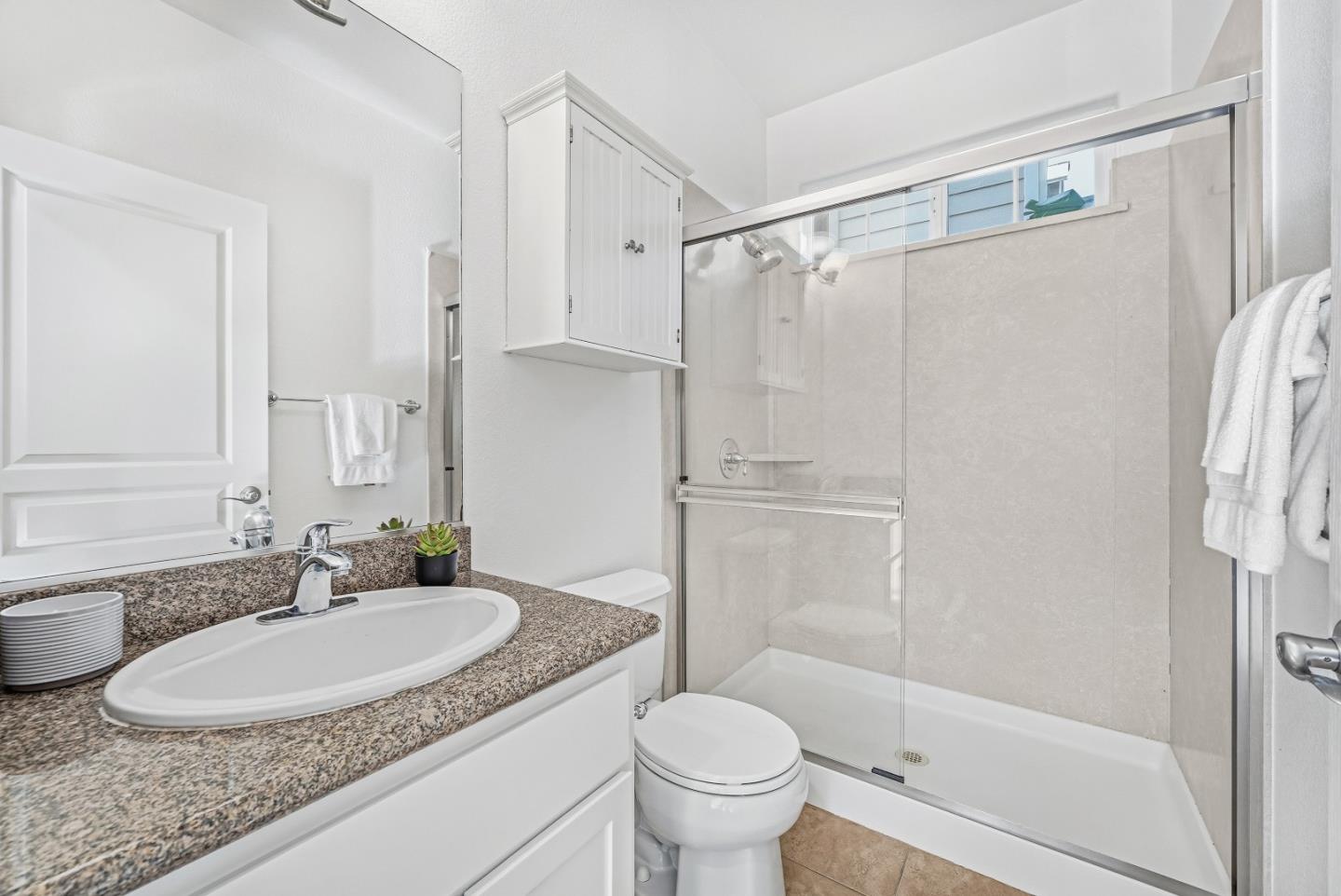 Detail Gallery Image 17 of 57 For 1421 Rosemary St, Menlo Park,  CA 94025 - 4 Beds | 3 Baths